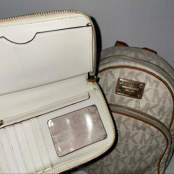 Michael Kors Jet Set Backpack and Wristlet Wallet Set - Picture 5 of 10